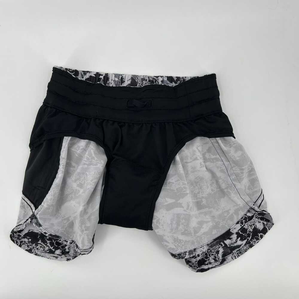 Lululemon Grey/White Patterned Tracker Short V4 |… - image 6